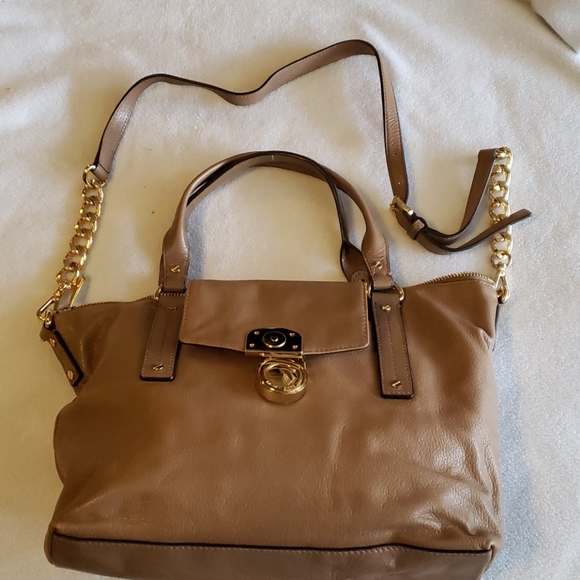 Michael kors bag. - Picture 3 of 3